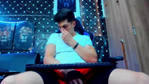 Snapshot of javiersexymann chatting on 09.10.25 Javier online show from 09.10.25