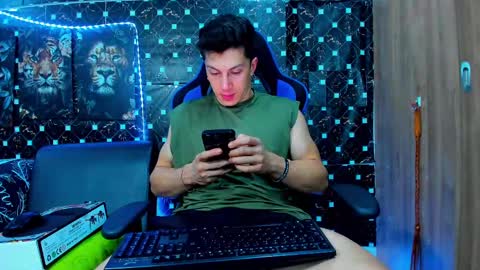 Snapshot of javiersexymann chatting on 09.12.25 Javier online show from 09.12.25