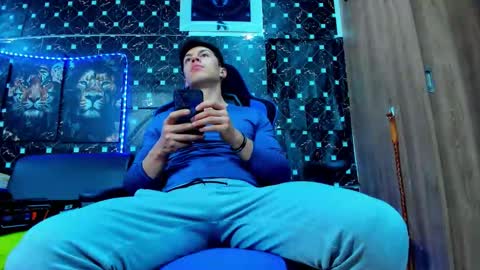 Snapshot of javiersexymann chatting on 09.17.25 Javier online show from 09.17.25