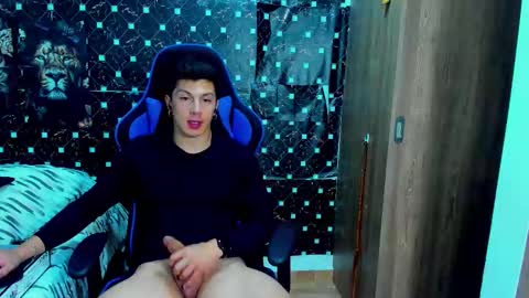 Snapshot of javiersexymann chatting on 01.08.26 Javier online show from 01.08.26