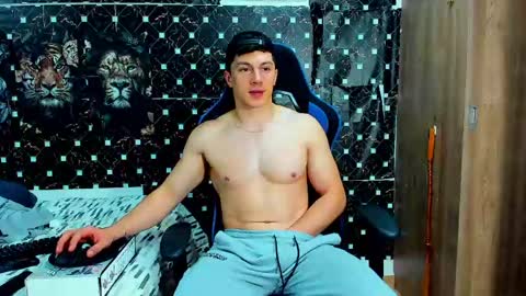 Snapshot of javiersexymann chatting on 05.13.26 Javier online show from 05.13.26