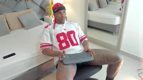 Snapshot of jax_black chatting on 10.23.25 jax black online show from 10.23.25