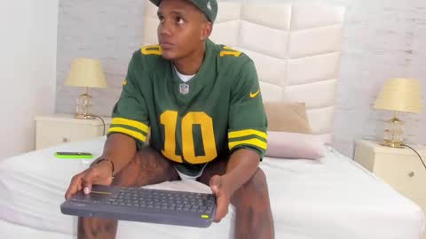 Snapshot of jax_black chatting on 11.07.25 jax black online show from 11.07.25