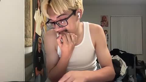 jay10697 online show from 04.22.26