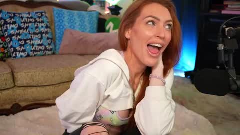 Snapshot of jaybeitsme chatting on 06.16.26 JennyBlighe online show from 06.16.26