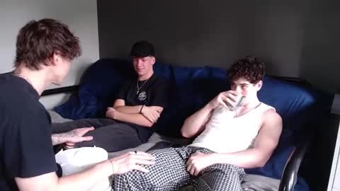 Snapshot of jaycex_69 chatting on 01.06.25 THE HOUSE online show from 01.06.25