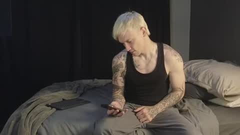 Snapshot of jaycex_69 chatting on 11.05.25 THE HOUSE online show from 11.05.25