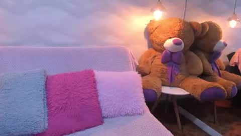 Snapshot of jazlin_angels chatting on 09.28.25 JAZLIN ANGELS online show from 09.28.25