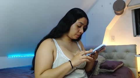 Snapshot of jazmin_dharius chatting on 10.20.25 Jazmin and Scarlett online show from 10.20.25