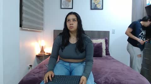 Jazmin and Scarlett online show from 03.31.26