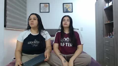 Jazmin and Scarlett online show from 05.06.26