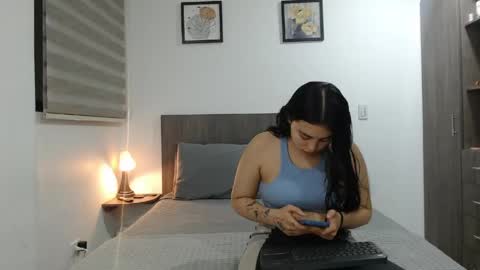 Jazmin and Scarlett online show from 05.19.26