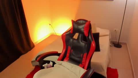 Snapshot of jazmin_steele chatting on 03.27.26 Jazmin online show from 03.27.26