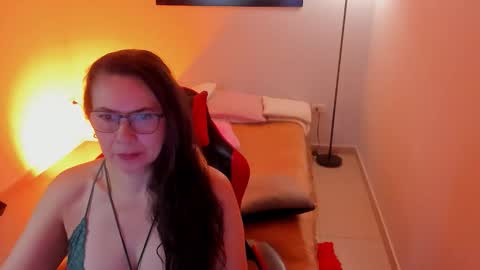 Snapshot of jazmin_steele chatting on 04.01.26 Jazmin online show from 04.01.26