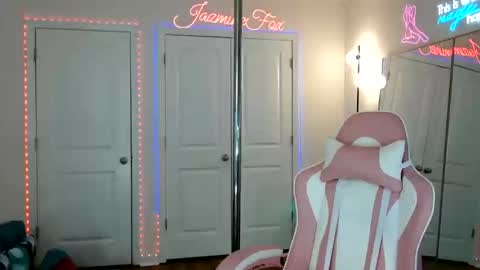 Jazmine Fox online show from 05.13.26