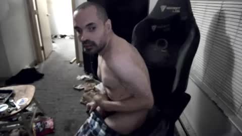 Snapshot of jburns87 chatting on 01.10.26 jburns87 online show from 01.10.26