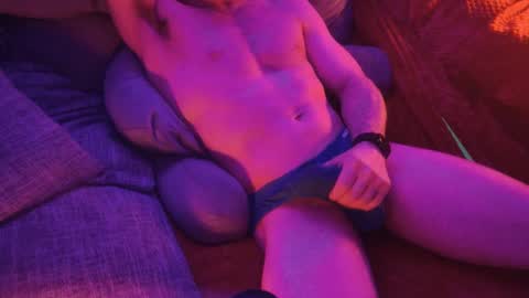 Snapshot of jc281111 chatting on 02.26.25 Hornyhunk 30 online show from 02.26.25