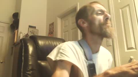 Snapshot of jcalabraro chatting on 09.23.25 jeezy online show from 09.23.25