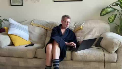 Snapshot of jcar57 chatting on 11.20.25 Jon online show from 11.20.25