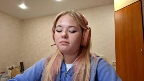 Sofia online show from 10.20.25