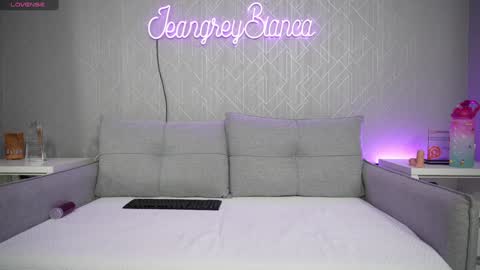 Snapshot of jeangreybianca chatting on 01.28.25 Bianca online show from 01.28.25