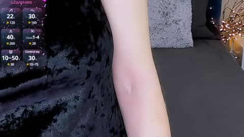 jeanniefox_ online show from 01.31.25