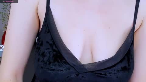 jeanniefox_ online show from 02.12.25