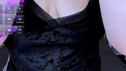 jeanniefox_ online show from 03.01.25