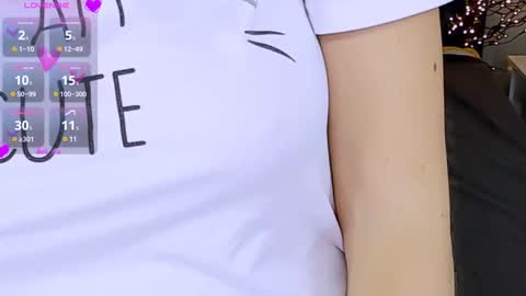 jeanniefox_ online show from 03.05.25