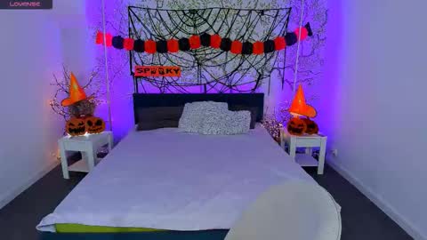 jeanniefox_ online show from 10.20.25