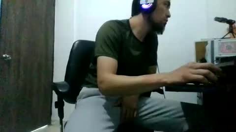 Snapshot of jeff12012 chatting on 11.17.25 Jeff12012 online show from 11.17.25