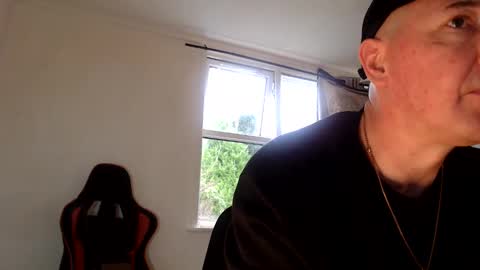 Snapshot of jefflowell_ chatting on 02.01.26 jefflowell_ online show from 02.01.26