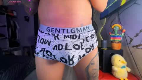 Snapshot of jeffvalemtino chatting on 03.04.26 jeffrey online show from 03.04.26