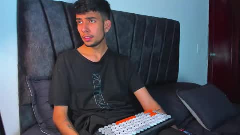 Snapshot of jei_cox chatting on 10.14.25 jei online show from 10.14.25