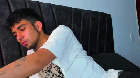 Snapshot of jei_cox chatting on 10.23.25 jei online show from 10.23.25