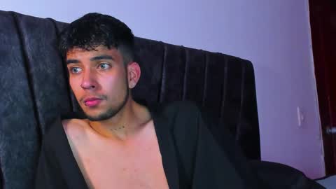 Snapshot of jei_cox chatting on 10.27.25 jei online show from 10.27.25