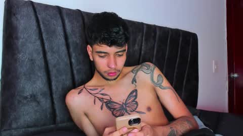 Snapshot of jei_cox chatting on 10.31.25 jei online show from 10.31.25