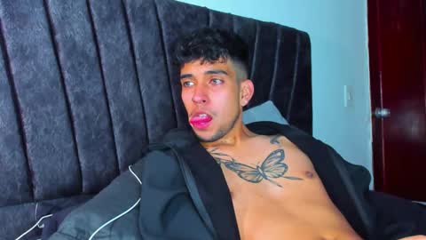 Snapshot of jei_cox chatting on 11.10.25 jei online show from 11.10.25