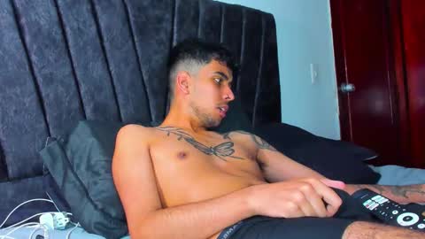 Snapshot of jei_cox chatting on 11.11.25 jei online show from 11.11.25