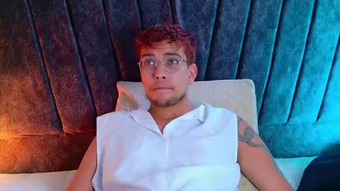 Snapshot of jei_cox chatting on 04.11.26 jei online show from 04.11.26