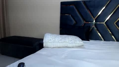 Jemmi online show from 01.07.25