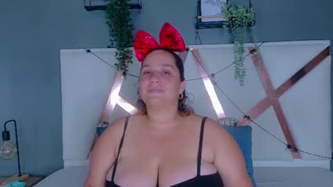 Snapshot of jenacooper__ chatting on 06.22.26 Jena online show from 06.22.26