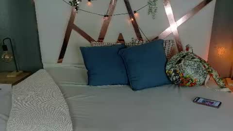Snapshot of jenacooper__ chatting on 06.24.26 Jena online show from 06.24.26