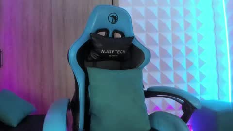 Snapshot of jendralevis chatting on 03.11.25 jendralevis online show from 03.11.25