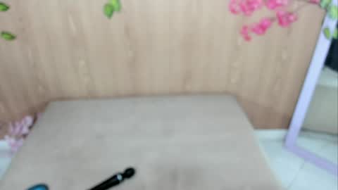 Jenelotizz online show from 05.04.26