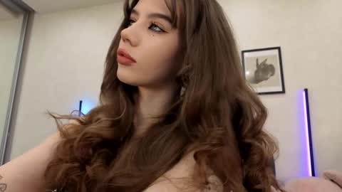 Snapshot of jenie_fire chatting on 05.27.26 Dolly online show from 05.27.26