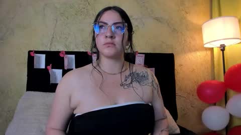 Snapshot of jeniferpowell_nm chatting on 02.18.26 jeniferpowell_nm online show from 02.18.26