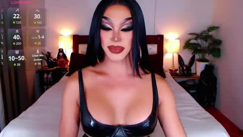 Queen Jenifer online show from 04.30.26