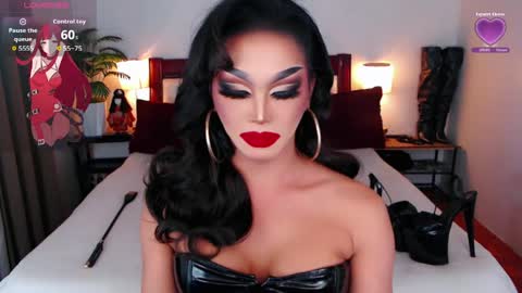 Queen Jenifer online show from 06.06.26