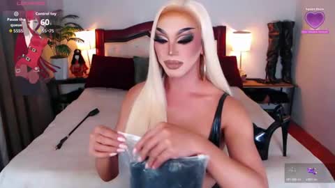 Queen Jenifer online show from 06.18.26